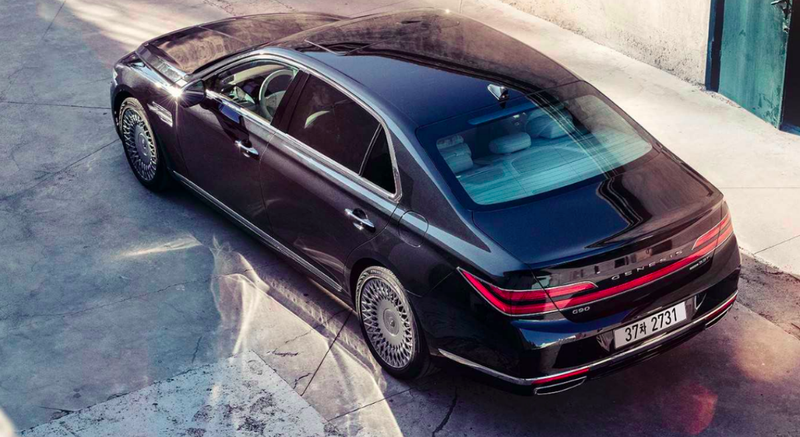 Illustration for article titled The 2020 Genesis G90 Looks Okay But I'm Not Sure About the Droopy Grille